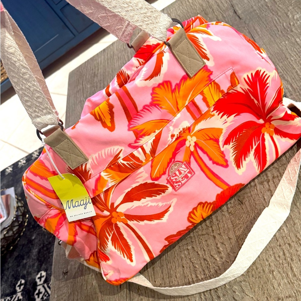 Maaji Pink Palms Sophie XL Weekender Bag. - Picture 5 of 10
